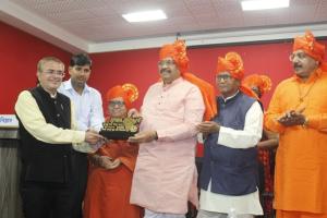 Dr. Shankar Ghanshamdas Andani Creates Literary History with 106 Self-Authored Books Published in a Single Day, Earns Multiple World Record Recognitions