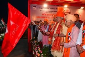 Formal commencement of Amarnath Yatra, Lieutenant Governor flagged off the first batch from Jammu