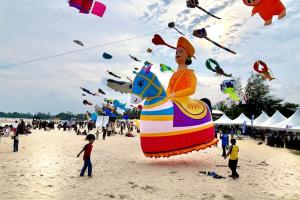 Tamil Nadu Team Skyters Wins Creative Kite Champion Award at Kuantan International Kite Festival 4.0